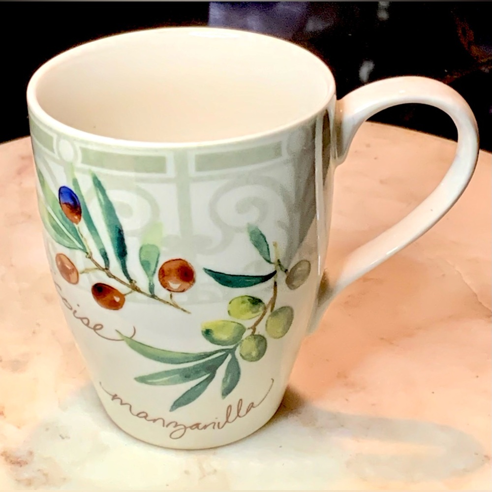 222 FIFTH OLIVE CONNOISSEUR COFFEE MUG 4IN  BLUE RED GREEN NEW PORCELAIN